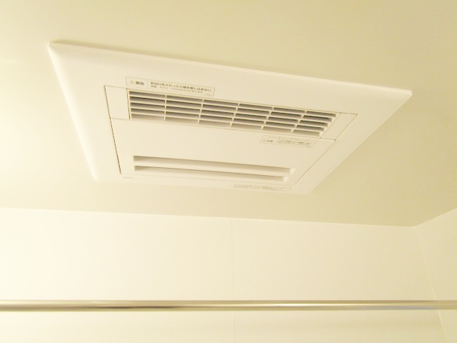 その他設備　浴室乾燥機完備。