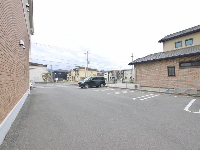 駐車場　駐車場完備です