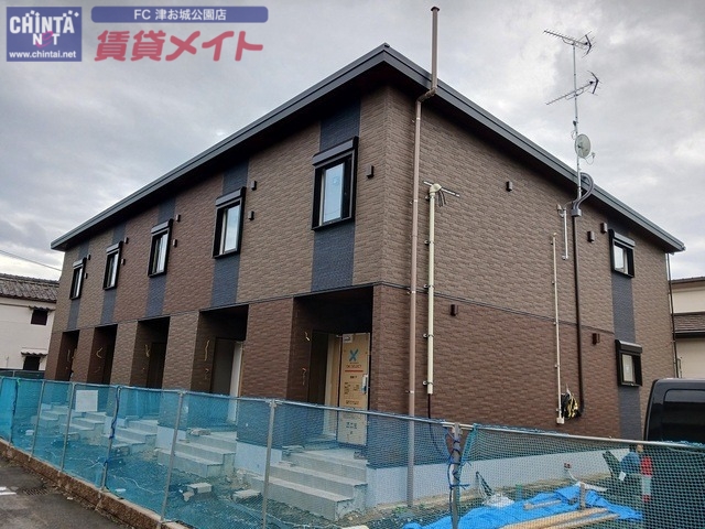 建物外観　建設中