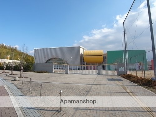 小学校　木津川市立州見台小学校（小学校）まで1027m