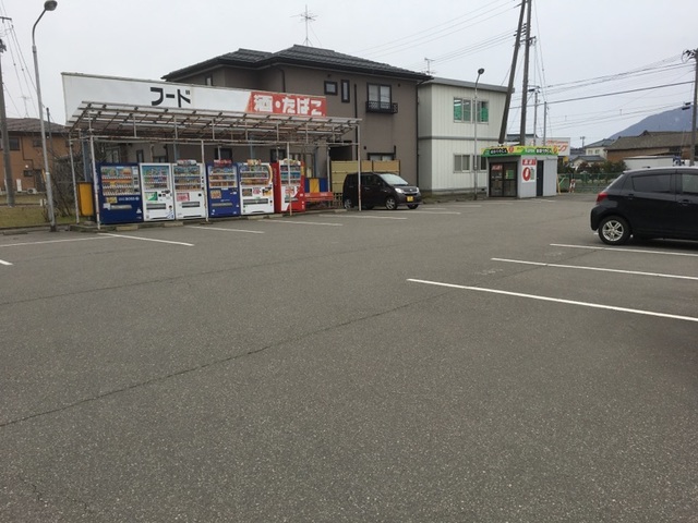 駐車場　広くて停めやすい駐車場
