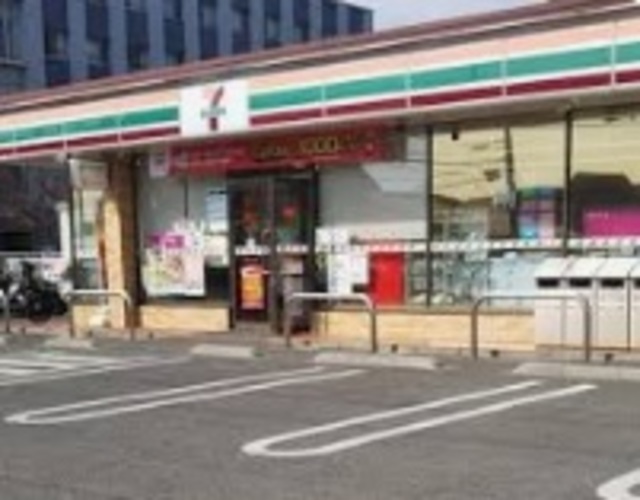 コンビニ　セブンイレブン船橋北本町2丁目店（コンビニ）まで327m