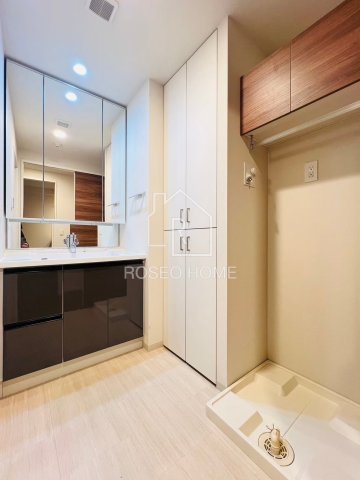 洗面設備　同マンション別部屋：参考写真