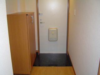 玄関　収納もある玄関です