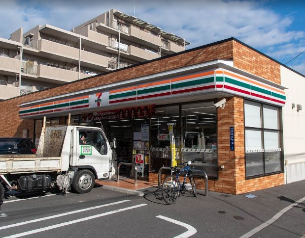 コンビニ　セブンイレブン墨田八広はなみずき通り店（コンビニ）まで213m