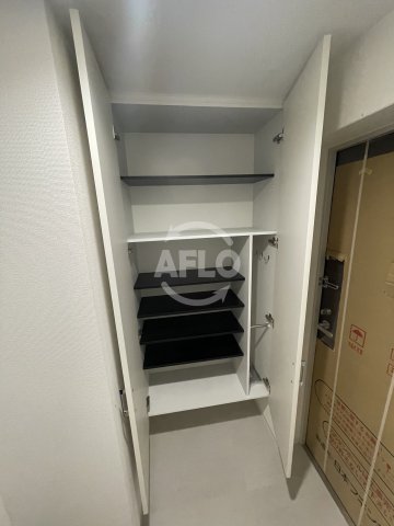 収納　セレニテフラン野田阪神駅前　シューズボックス