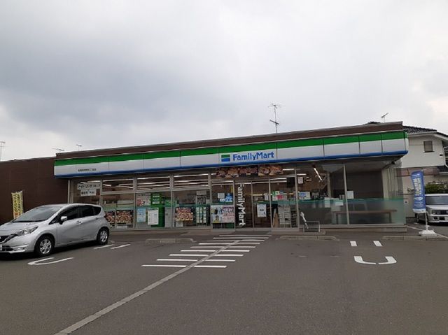 コンビニ　ファミリーマート原宿５丁目店（コンビニ）まで600m