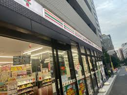 コンビニ　セブンイレブン新宿7丁目店（コンビニ）まで208m