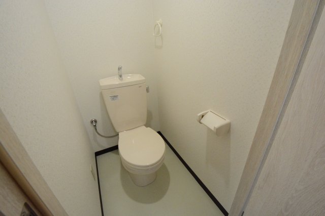 トイレ　コンパクトで使いやすいトイレです♪