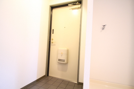 玄関　※別部屋の写真です