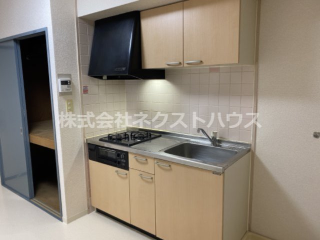 キッチン　別部屋参考写真です