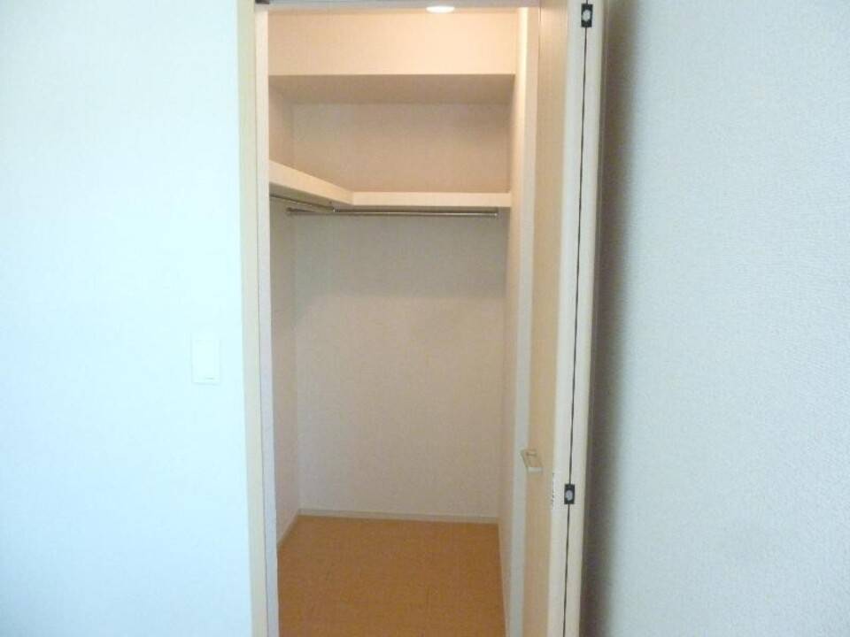 収納　ウォークインクローゼット