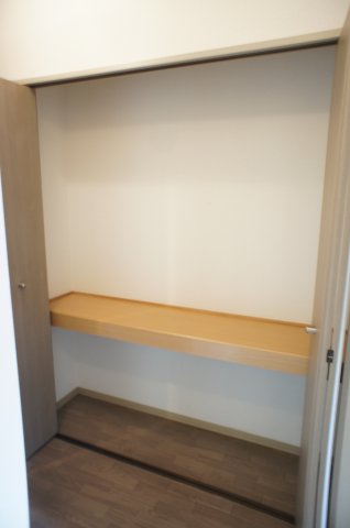 その他　掃除機など収められるようになっております
