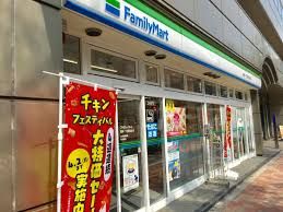 コンビニ　ファミリーマート 銀座昭和通り店（コンビニ）まで48m