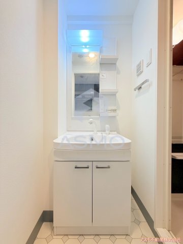 洗面設備　同マンション別部屋　参考写真
