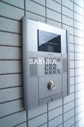 セキュリティ　不審者、勧誘員をシャットアウトできるオートロックです♪