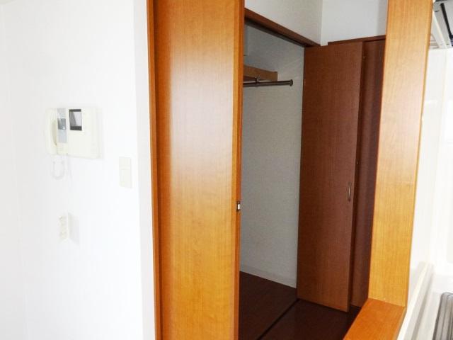 収納　クローゼットは収納力が◎です。