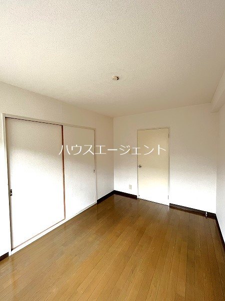 居室・リビング　明るいお部屋です。