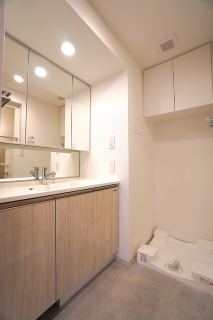洗面設備　※写真は同タイプ住戸です。