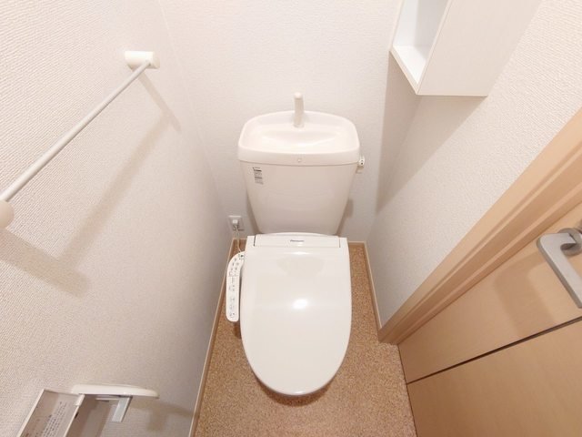 トイレ　清潔感のあるトイレです