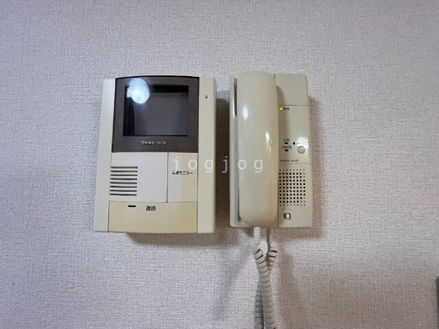 セキュリティ　モニター付きインターホン