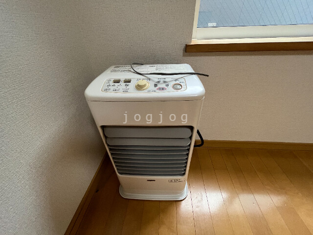その他設備　灯油ＦＦ式ストーブ