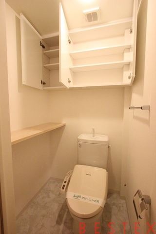 トイレ　※同建物内・別タイプの参考写真です。