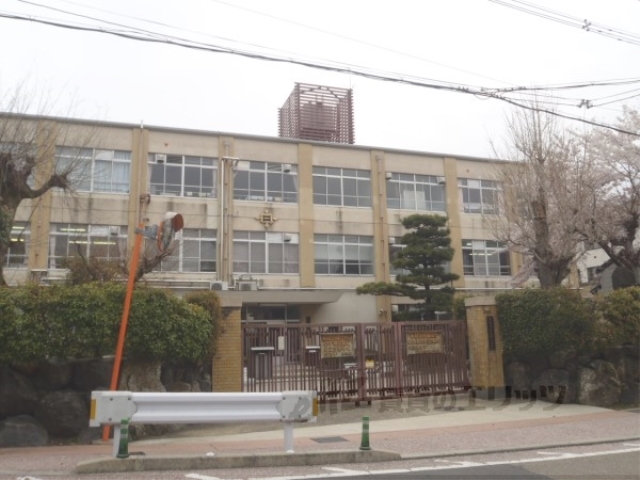 小学校　山階小学校（小学校）まで440m