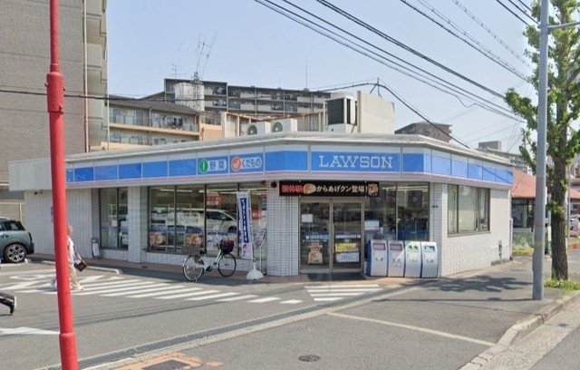 コンビニ　ローソン　吹田山田西一丁目店（コンビニ）まで352m