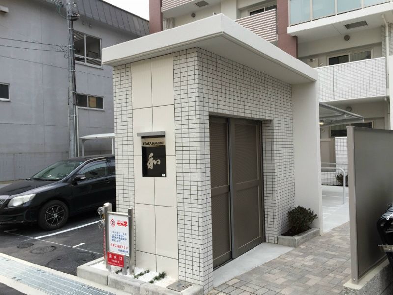 建物外観　駐車場