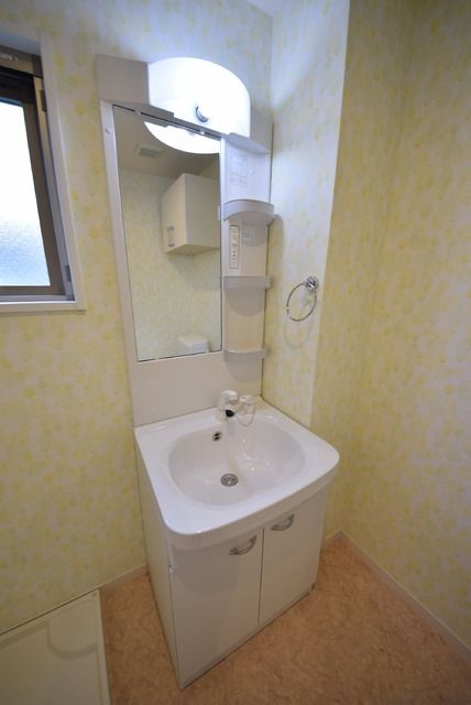 洗面設備　独立洗面台です