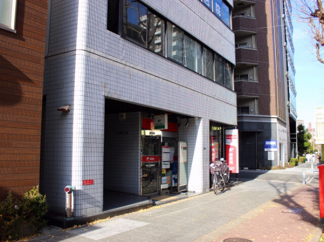 郵便局　大阪江戸堀郵便局（郵便局）まで293m