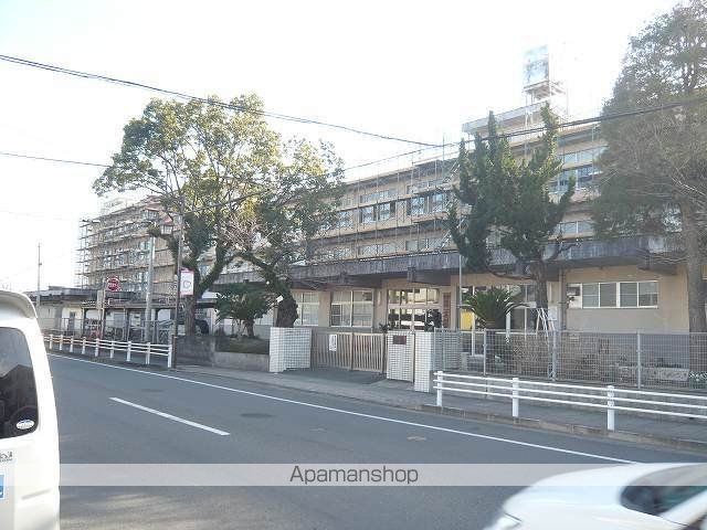 小学校　長田西小学校（小学校）まで550m