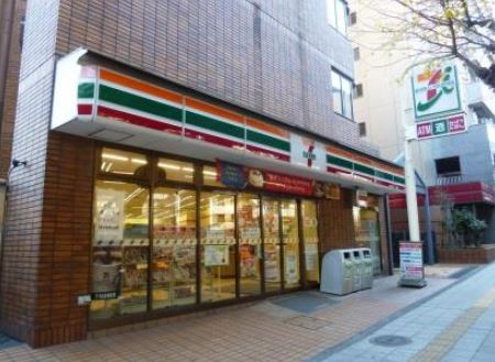 コンビニ　セブンイレブン世田谷三宿2丁目店（コンビニ）まで447m