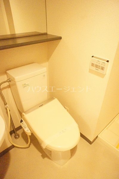 トイレ　ゆったりサイズのトイレです。※参考画像