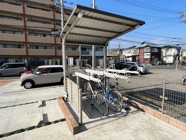 その他共有部分　★敷地内に屋根付の駐輪場がございます★