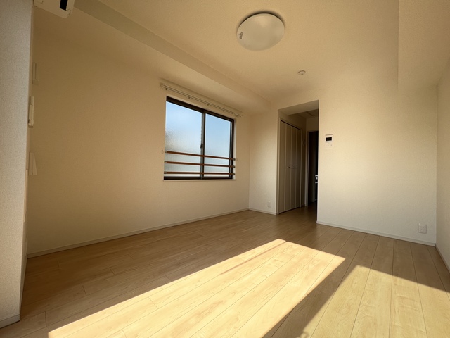 その他部屋・スペース　★明るい洋室で住み心地が良さそうですね★