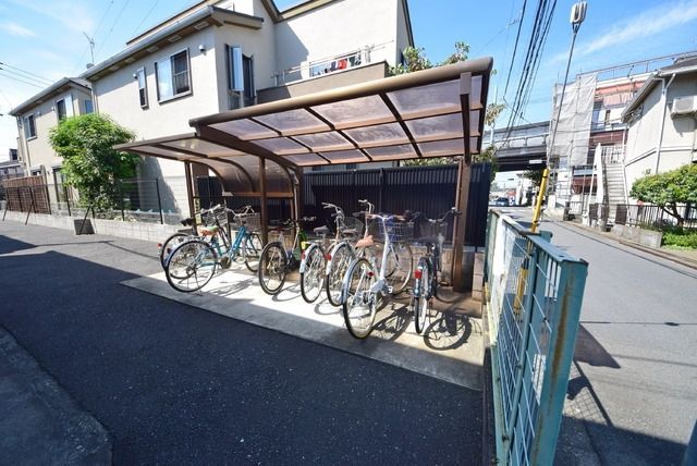 その他共有部分　★屋根付きなので雨が降っても安心ですね★