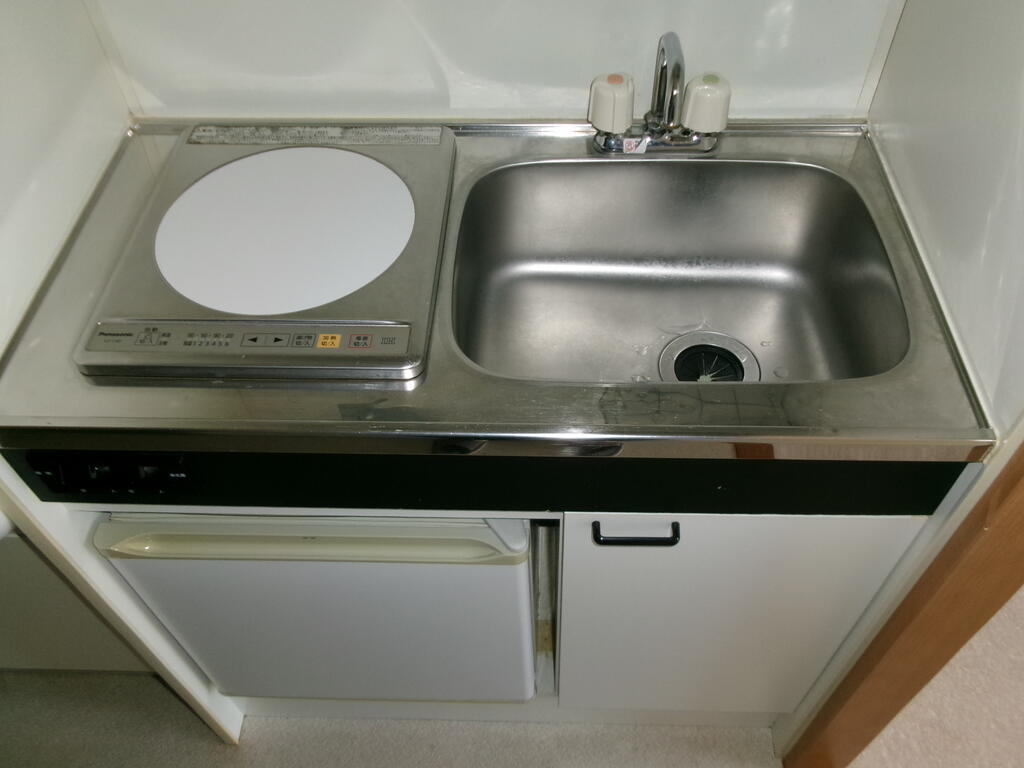 その他設備　ＩＨ一口コンロ（冷蔵庫は残置物です）