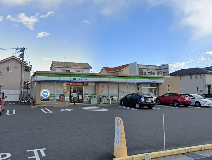 コンビニ　ファミリーマート 弥富平島中店（コンビニ）まで301m