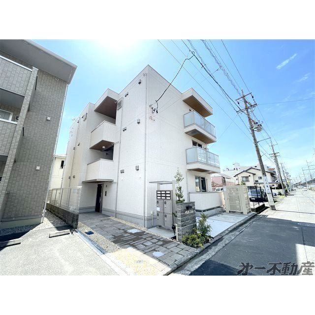 エントランス　建物外観