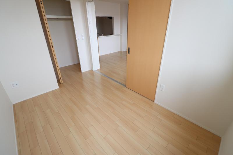 収納　洋室5.1帖の洋室とお部屋