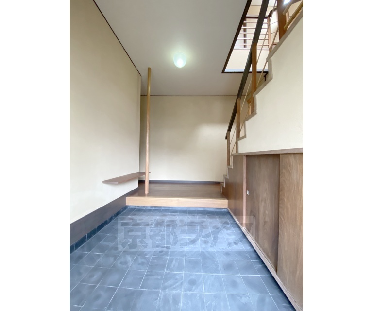 玄関　広い土間のゆとりある玄関です。