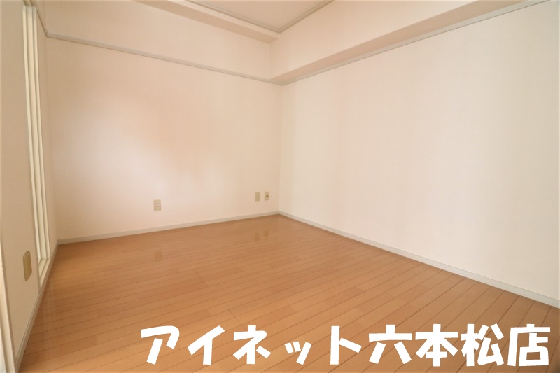 その他部屋・スペース　こちら寝室にいかがでしょうか。