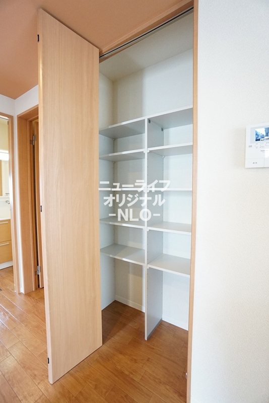 その他　パントリーや食器棚としても活用できるLDK収納☆