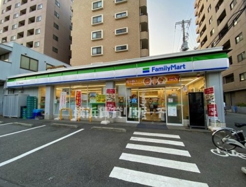 コンビニ　ファミリーマートアスロード横浜生麦店（コンビニ）まで197m