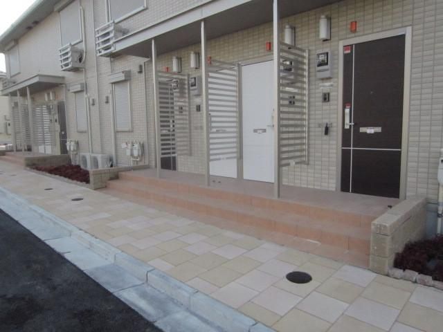 エントランス　★お問い合わせはタウンハウジングまで★