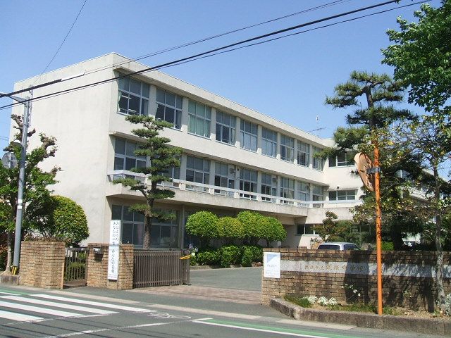 中学校　浜松市立蜆塚中学校（中学校）まで284m