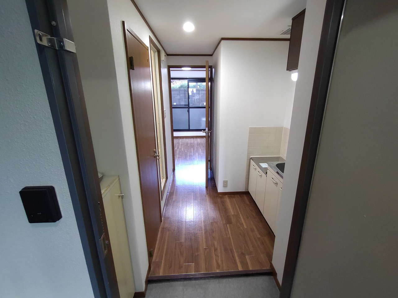 エス・ティマンション旭町の玄関写真