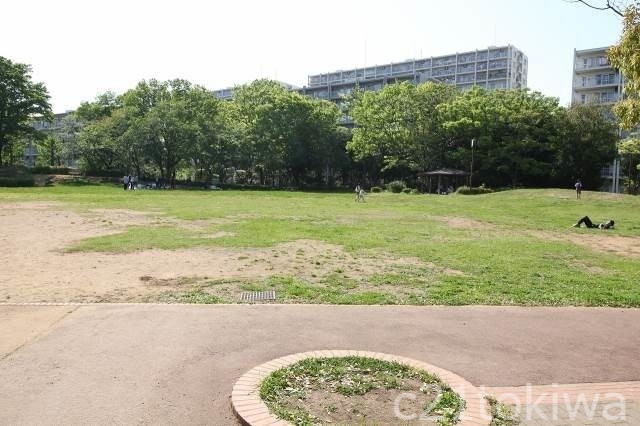 公園　館近隣公園（公園）まで896m